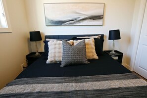 5 habitaciones, tabla de planchar con plancha y cuna de viaje 