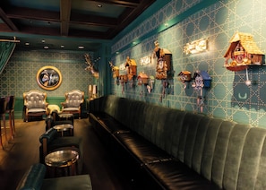 4 bars/lounges, poolside bar