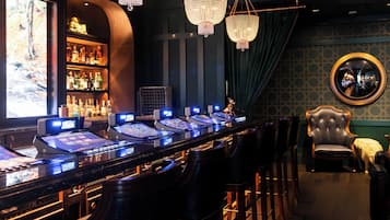 4 bars/lounges, poolside bar
