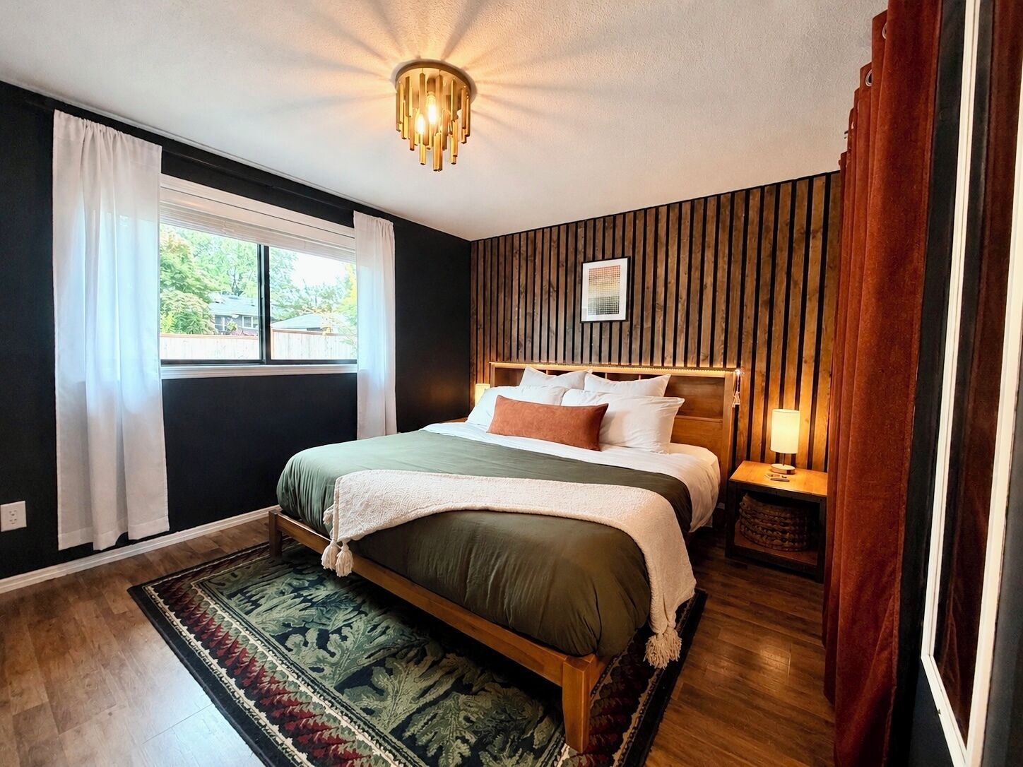 3 habitaciones, escritorio, tabla de planchar con plancha y wifi gratis 