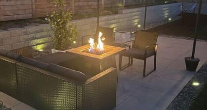 Sleek Urban Retreat in Happy Valley