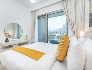 4 bedrooms, desk, iron/ironing board, WiFi - 3BHK+Kids room Downtown views II (Dubai)