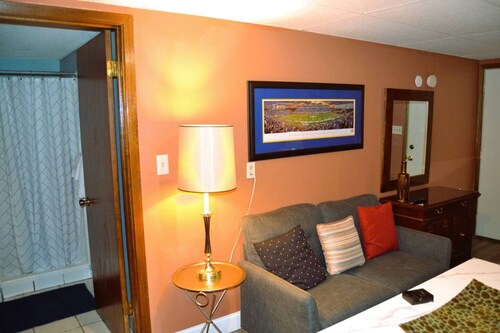 Studio 7: Charming Studio Apartment Near Riverside Park in Grand Forks, ND
