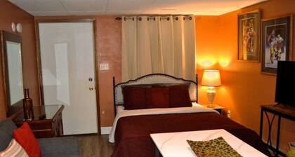 Studio 7: Charming Studio Apartment Near Riverside Park in Grand Forks, ND