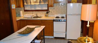 Studio 7 : charming Studio Apartment by Riverside Park in Grand Forks, ND