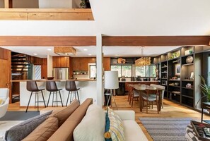 Smart TV, books, stereo, printers - Luxury Home in the Trees (Asheville)