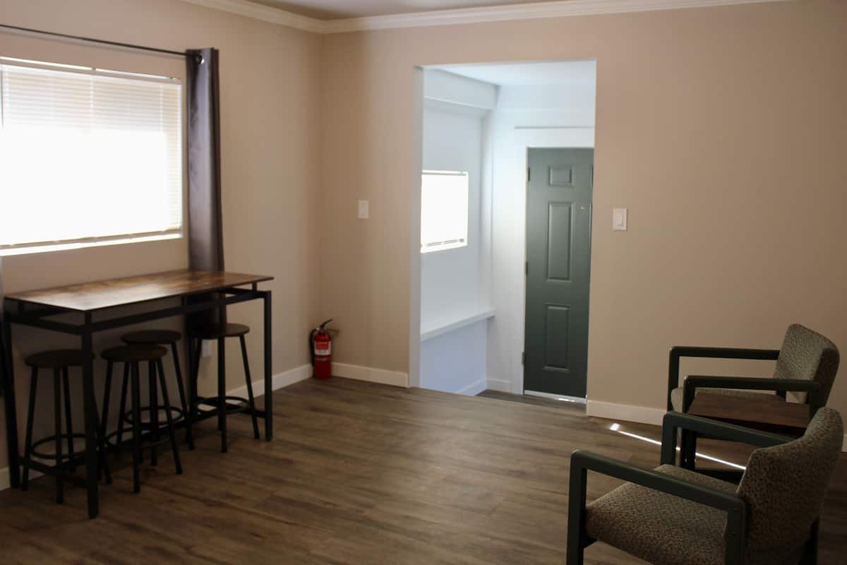 Family Suite, 3 Bedrooms, City View | Interior detail