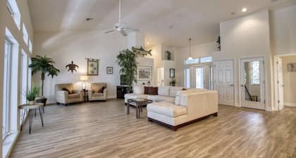 Waterfront Oasis and Boaters Paradise! Coastal style home with Boat Dock! 🚤🎣