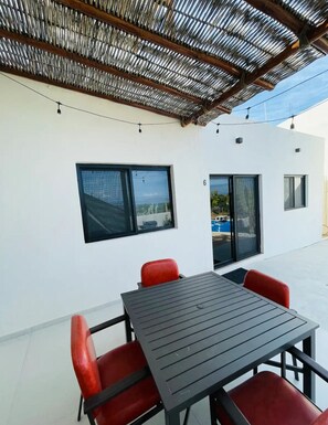 Outdoor dining - La Ventana Apartments 3 Bedrooms Home #6 (La Ventana)