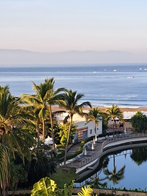 حمّام سباحة خارجي