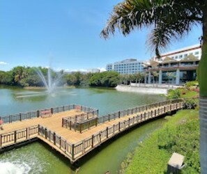 المنطقة المحيطة بالمنشأة