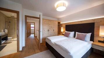 2 bedrooms, in-room safe, free WiFi, bed sheets