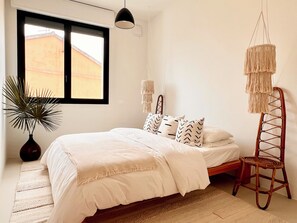 2 quartos, ferros/tábuas de passar roupa, Wi-Fi, roupa de cama