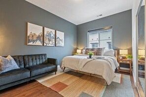 2 soveværelser, skrivebord, strygejern/strygebræt, Wi-Fi