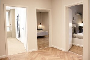 2 bedrooms, desk, iron/ironing board, WiFi
