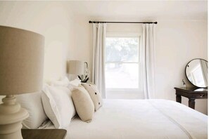 2 bedrooms, desk, iron/ironing board, free WiFi
