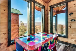 Games room - All Fun & Games (Pigeon Forge)