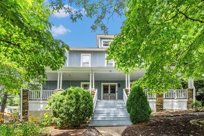 Exterior - Suite 1, Quick Stroll to Downtown (Black Mountain)