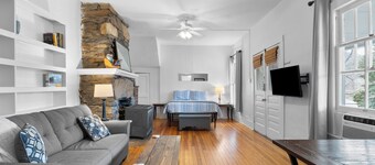 Suite 1, Quick Stroll to Downtown