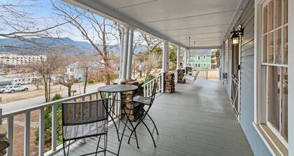 Suite 4, Quick Walk to Downtown Black Mountain