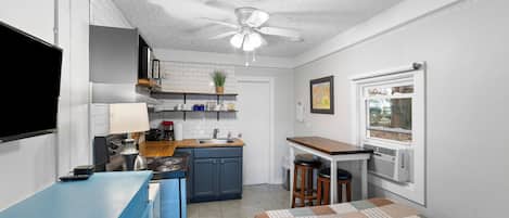 1 quarto, Wi-Fi de cortesia, roupa de cama