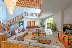 Smart TV - Casa del Rio: beachfront villa for 22 guests in Las Terrenas (Las Terrenas)