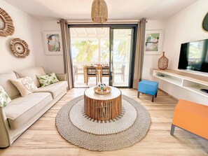 Smart TV - Ultramarine, au cœur d`Orient Bay, 2 chambres (Orient Bay)