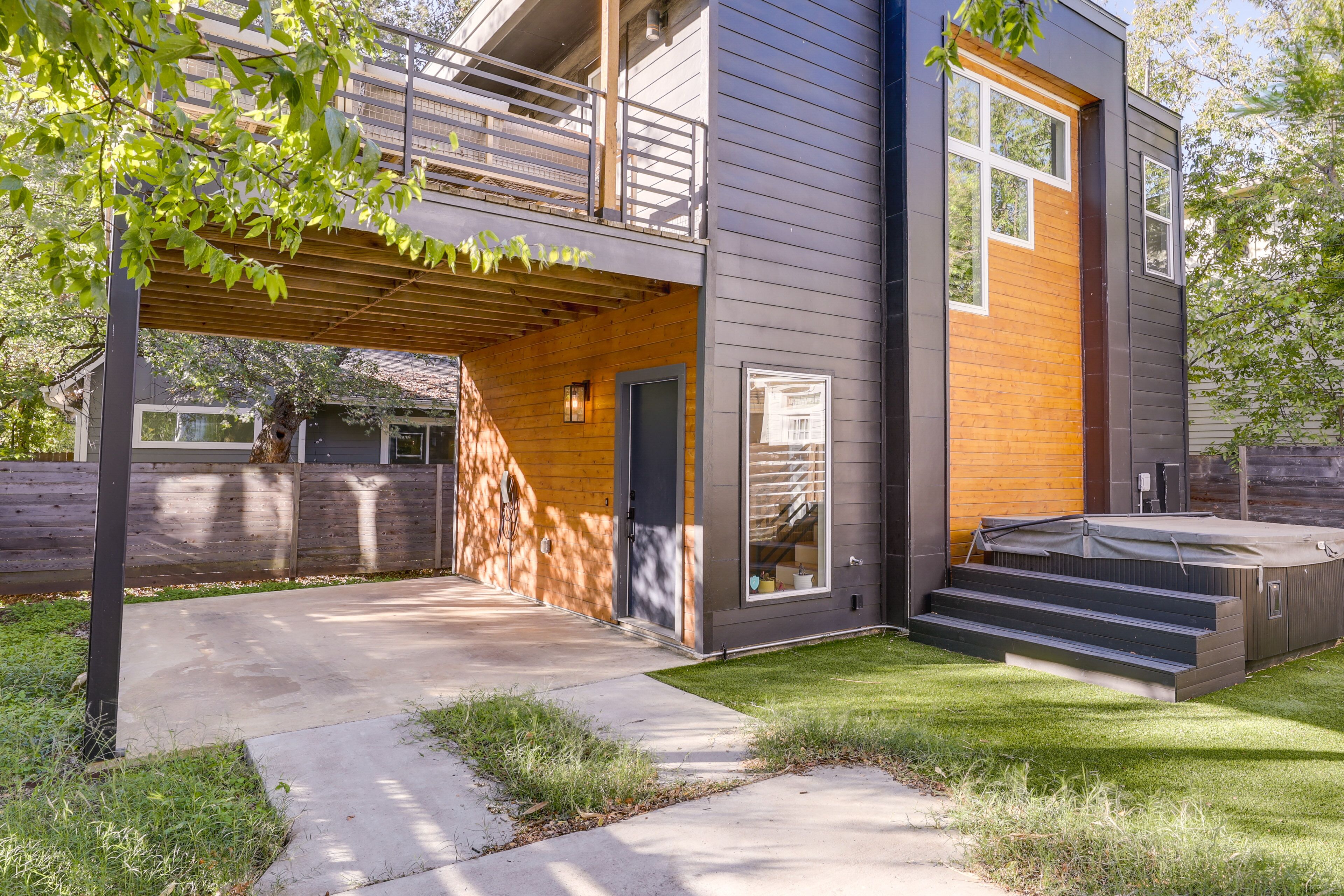 Stylish Austin Home w/ Hot Tub: 3 Mi to Downtown!