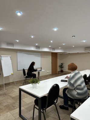 Meeting facility - VICTORY HOME (Warsaw)