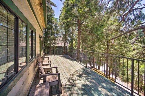 Peaceful 5-Bedroom Cabin- 2 Miles To Lake Gregory