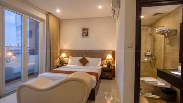 Allergikerbettwaren, Schreibtisch, laptopgeeigneter Arbeitsplatz