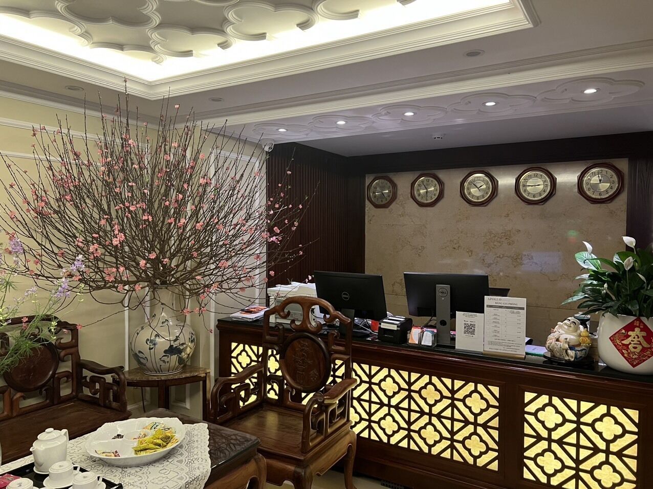 32-inch flat-screen TV with cable channels