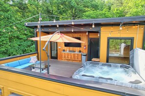 Outdoor spa tub - Groovy Palace w/ Hot Tub, Sauna, & Spectacular Mountain Views!!!  (Clayton)