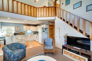 TV, fireplace, books - Kitty Hawk Vacation Rental w/ Private Pool! (Kitty Hawk)