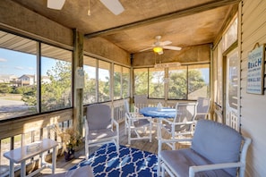 Outdoor dining - Kitty Hawk Vacation Rental w/ Private Pool! (Kitty Hawk)