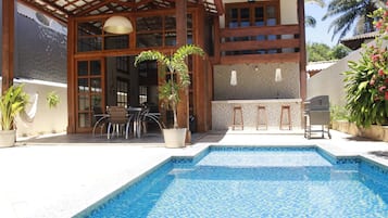 Piscine extérieure