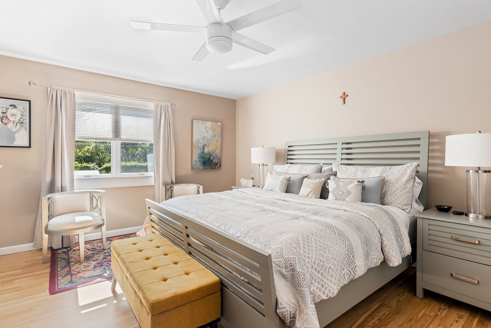 Wellappointed coastal home with large yard, pool, basketball