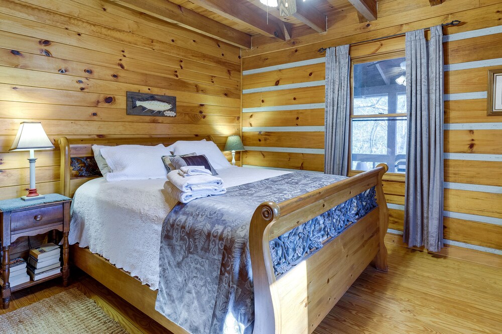 Mineral Bluff Hideaway w/ Hot Tub, Grill, Fire Pit Williamstown Vrbo