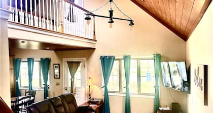 Quaint Cottage SO Close to Lake Erie