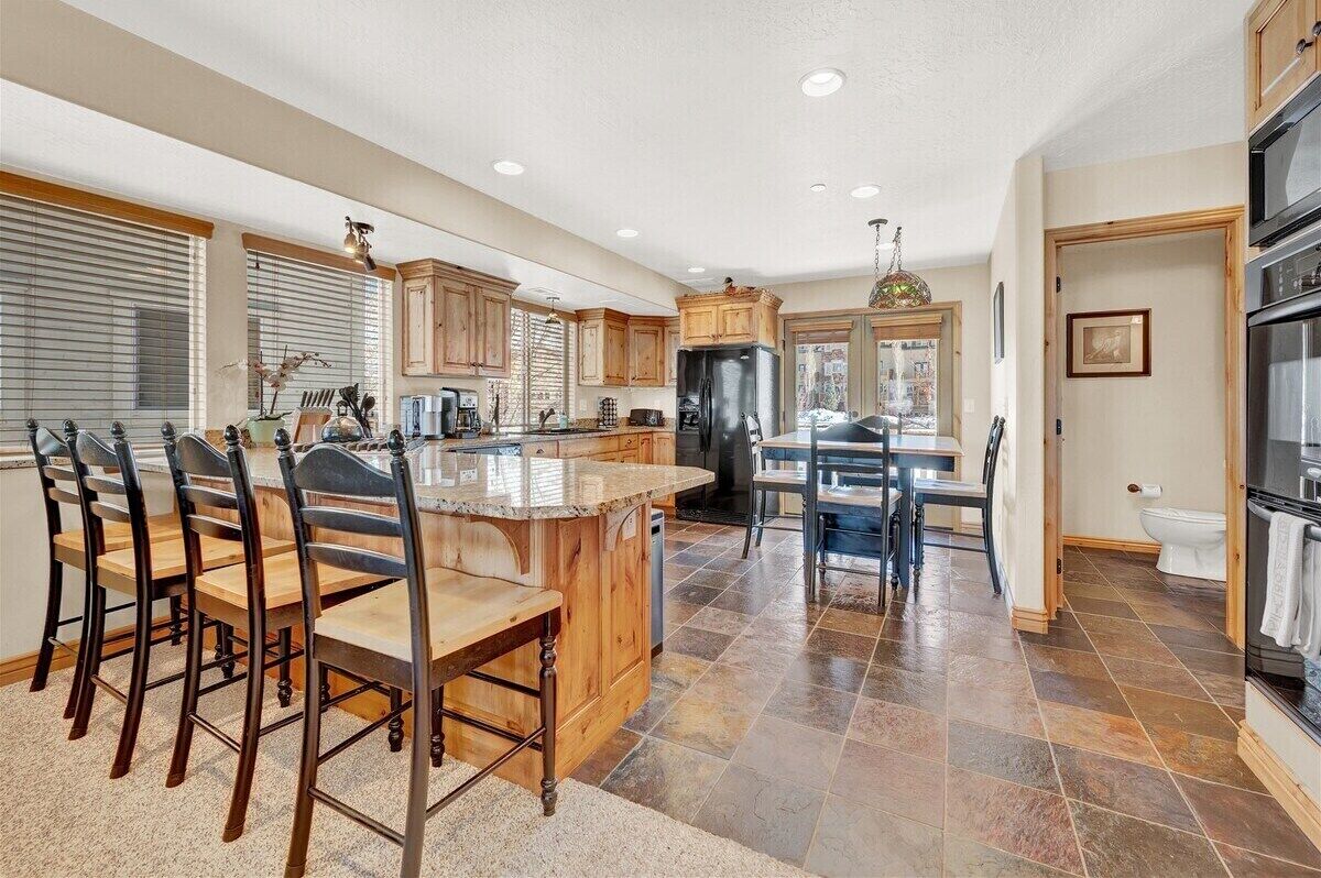 冰箱、微波炉、烤箱、炉灶