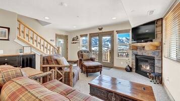 TV, fireplace, DVD player