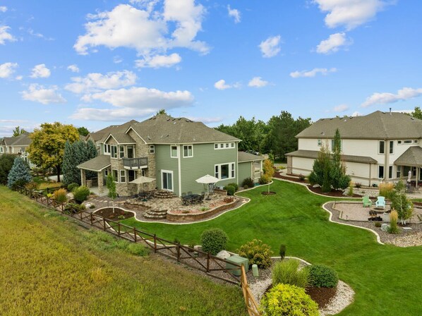 Exterior - 5BR/4.5BA Golf Course Home..Awesome Mountain Views...20 min to Denver or Boulder (Westminster)
