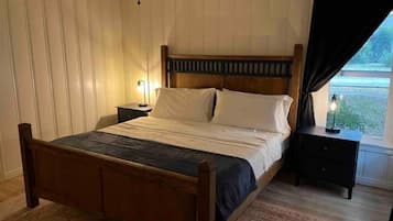 2 bedrooms, travel cot, WiFi