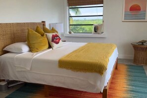 2 bedrooms, iron/ironing board, travel cot, WiFi - Sunrises - Sunsets - Free Kayaks (Key Largo)