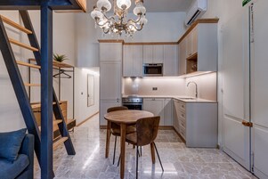 Executive Apartment | Dapur peribadi | Peti sejuk, ketuhar gelombang mikro, ketuhar, dapur 