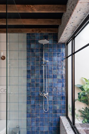 Exclusive Apartment | Bathroom