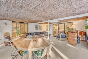 Interior - Bay Sunsets Free Kayaks/Paddleboard Jacuzzi (Key Largo)