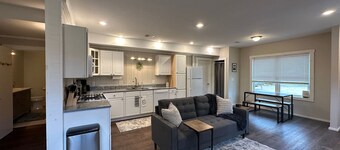 Downtown Retreat: Dog-Friendly Haven for 30+ Day Stays! 1 mile to downtown. 