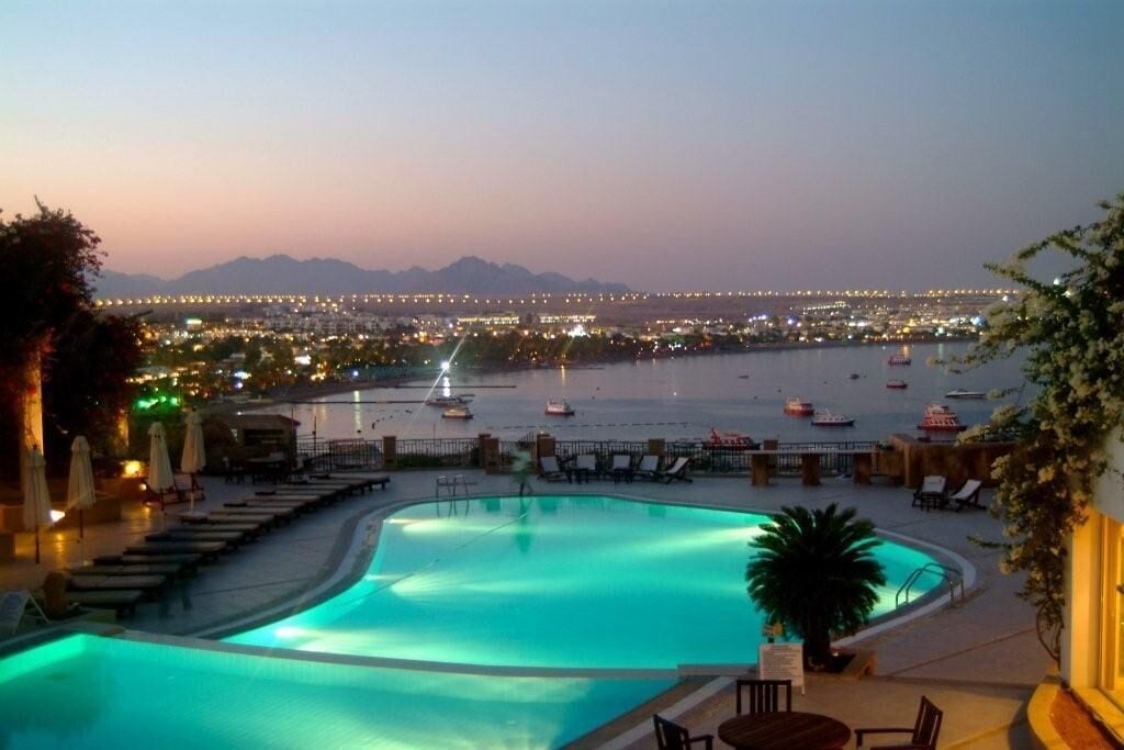 الإطلالة من المنشأة