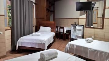 Quarto triplo standard, 3 camas de solteiro | Wi-Fi de cortesia